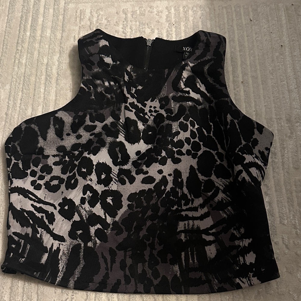 XOXO Women's Black and White Patterned Tank Top